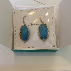 Stella & Dot Amala Chandelier Earrings
